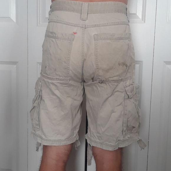 Distress - Picture 2 of 4